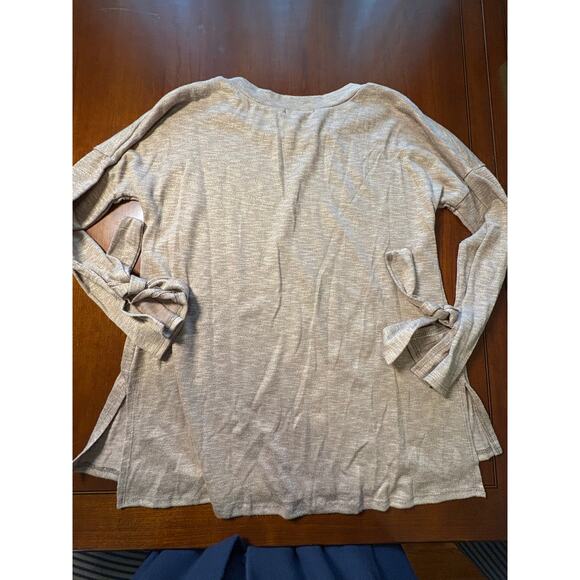 Ces Femme Gray Top Size Medium - Picture 6 of 6